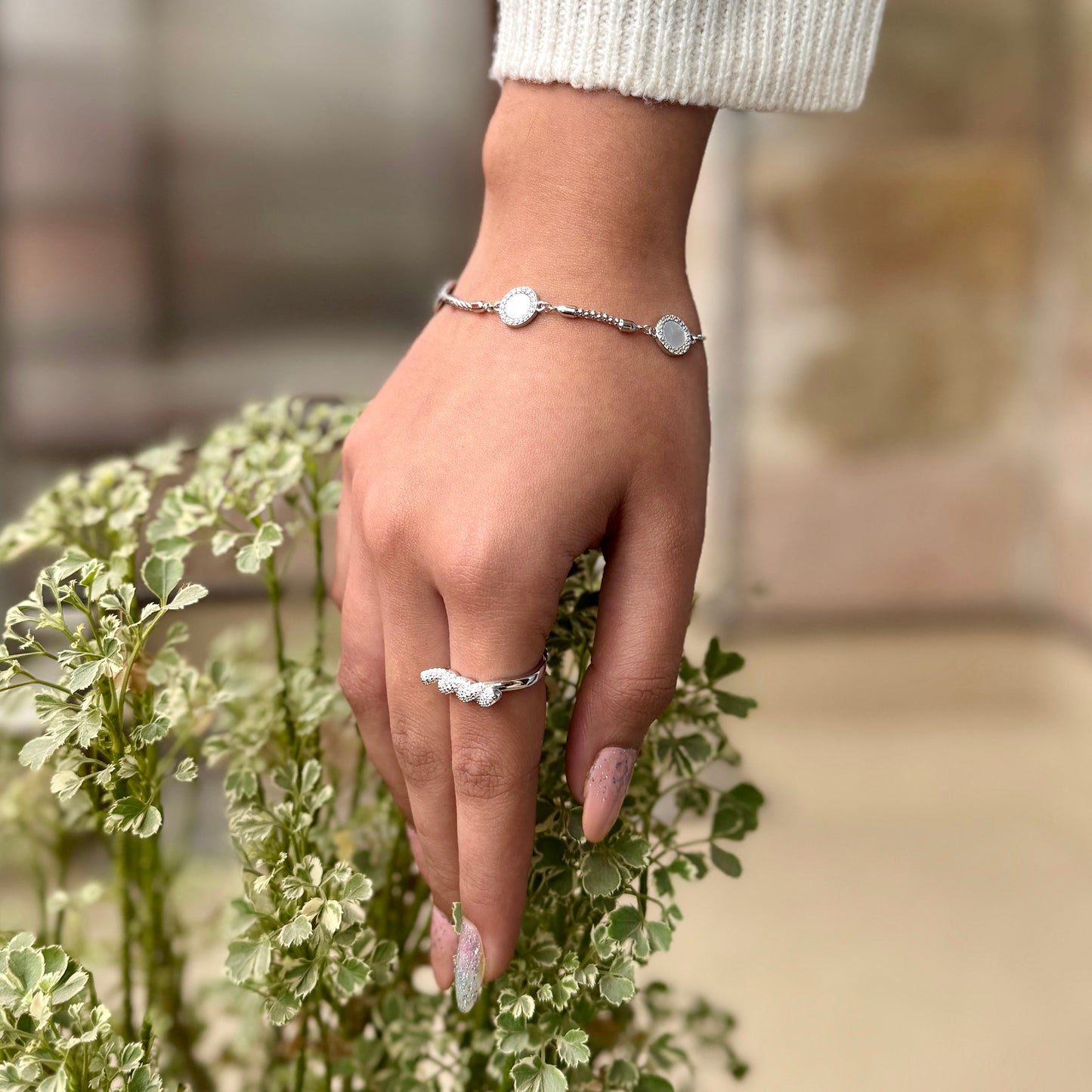 Silver Round Mop Bracelet